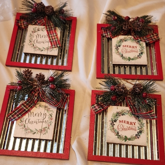 Christmas Decor Set of 4 - Picture 1 of 5